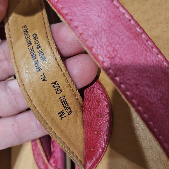 b.o.c. Pink Floral Sandals with Decorative Flower size 7 - Picture 6 of 10